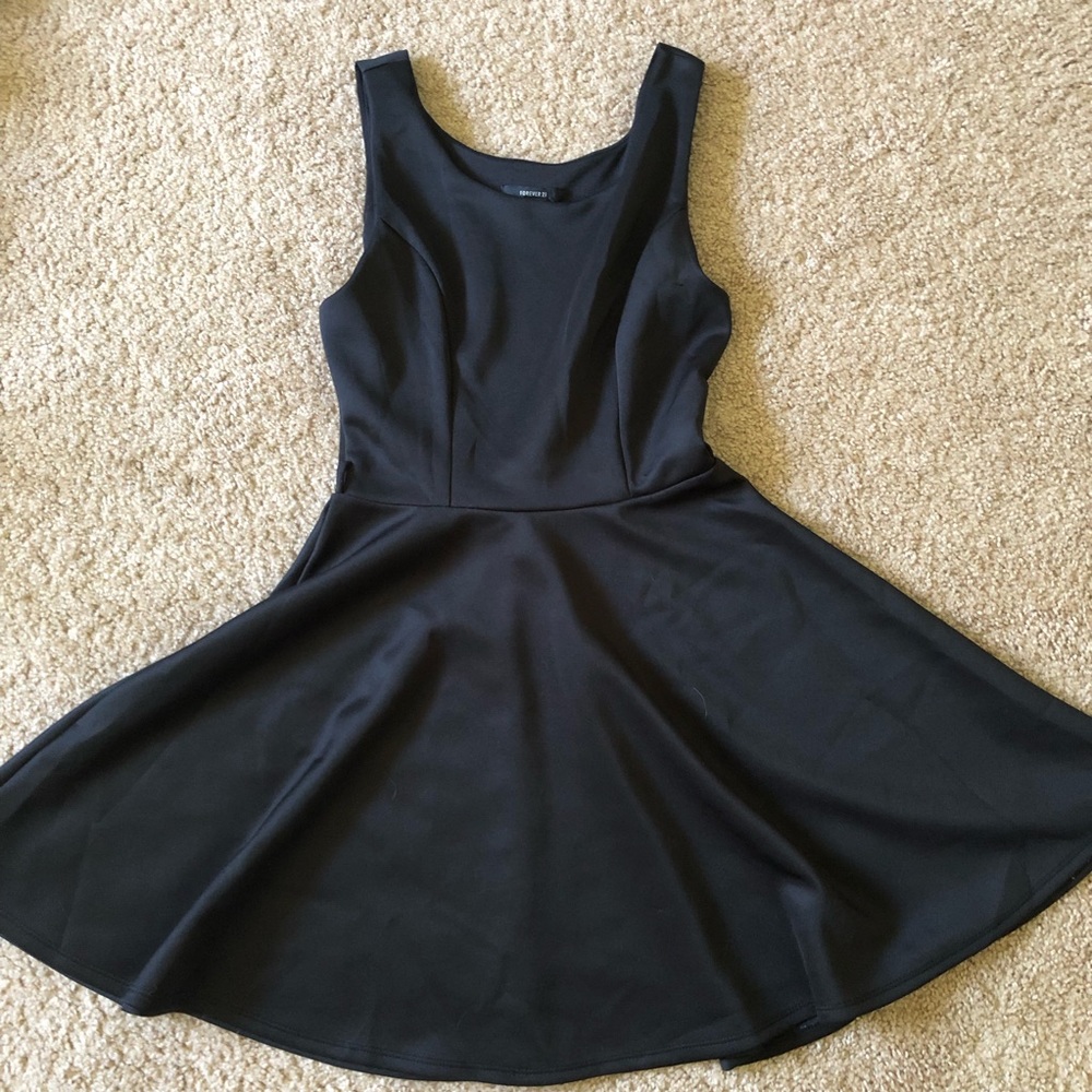 Simple Elegant little black dress